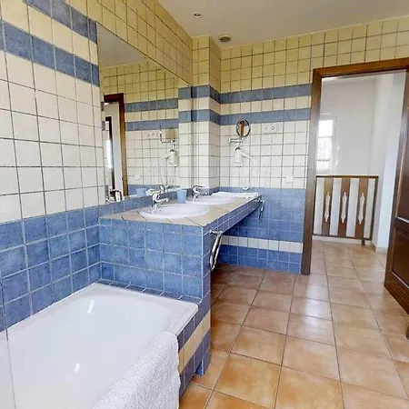 Anju Villas, At 100 Meters Far Of The Κοραλέχο