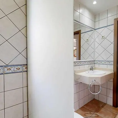 Anju Villas, At 100 Meters Far Of The Βίλα